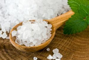 Мощные обереги из соли для защиты от негатива